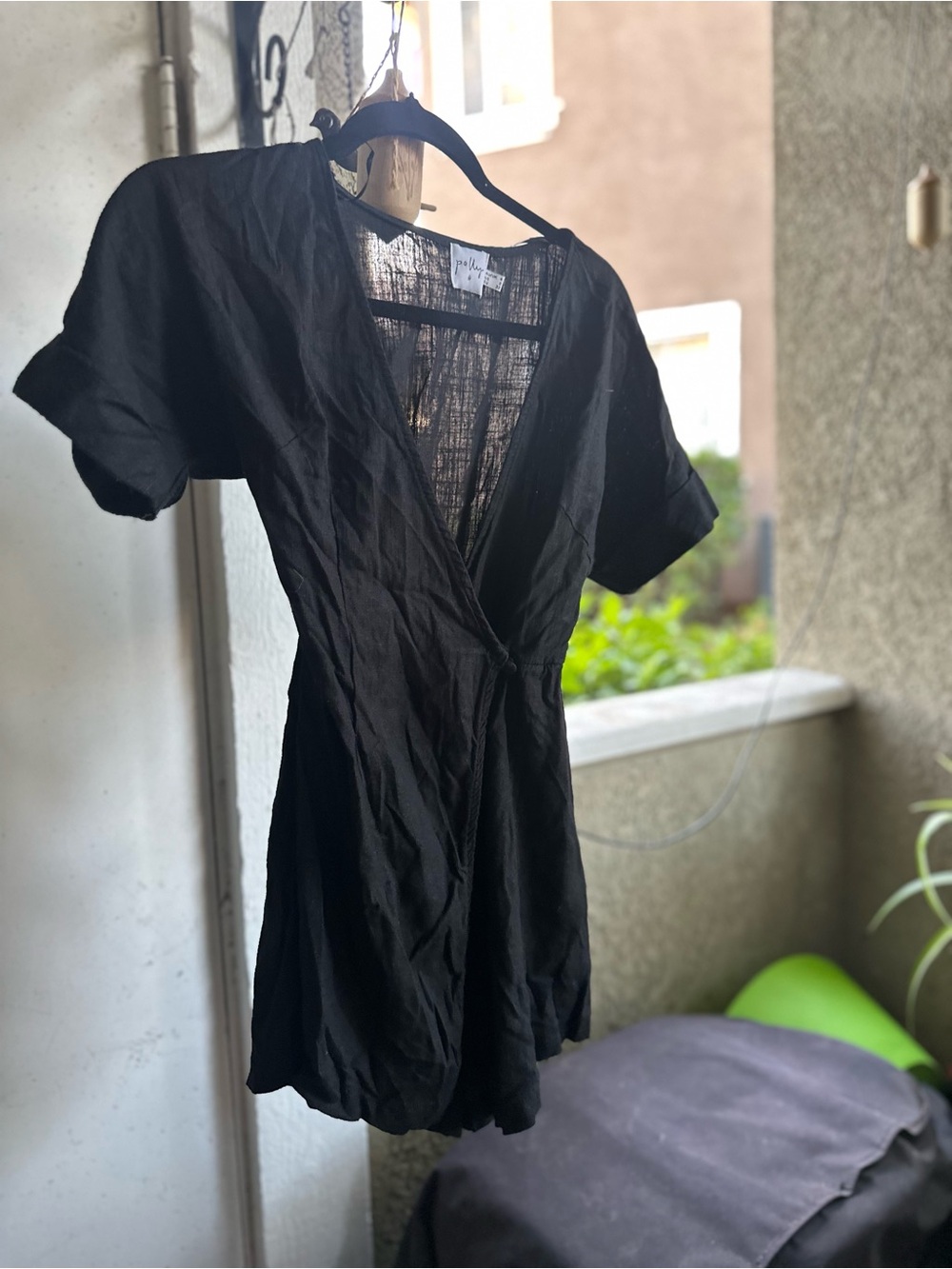 Polly Loveliness V-Neck Romper Size 4 Linen/ Cotton